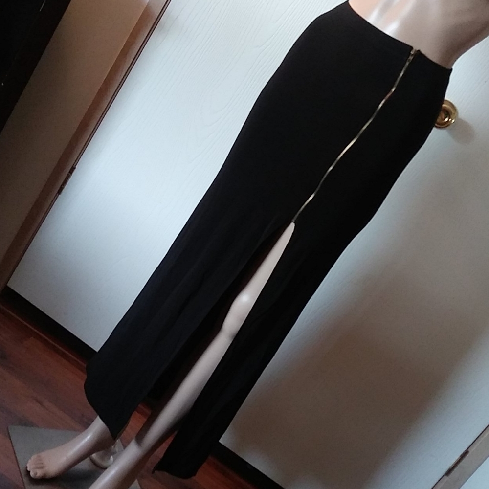 🎈3/$15 split maxi skirt